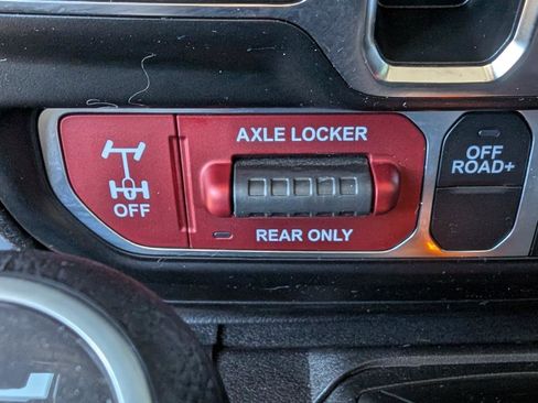 Used 2024 Jeep Wrangler Unlimited Sport AWD/4WD image 23