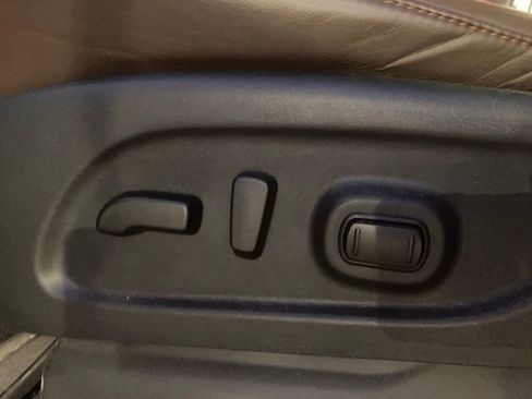 Used 2018 Nissan Titan Platinum Reserve w/ Platinum Utility Package image 11