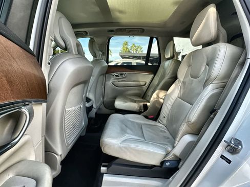 Used 2020 Volvo XC90 T6 Inscription w/ Protection Package Premier image 13