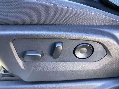 New 2026 GMC Sierra 1500 SLE image 17