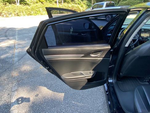 Used 2016 Honda Civic Touring image 38
