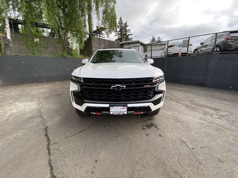 Used 2023 Chevrolet Tahoe Z71 w/ Luxury Package AWD/4WD image 9