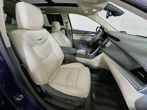 Used 2018 Cadillac XT5 Luxury w/ Driver Awareness Package AWD/4WD image 35
