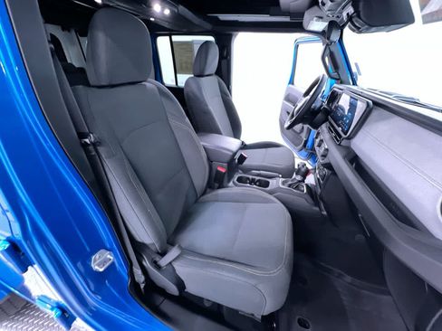 Used 2024 Jeep Wrangler Unlimited w/ Convenience Group AWD/4WD image 36