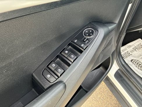 Used 2023 Kia Seltos LX AWD/4WD image 13