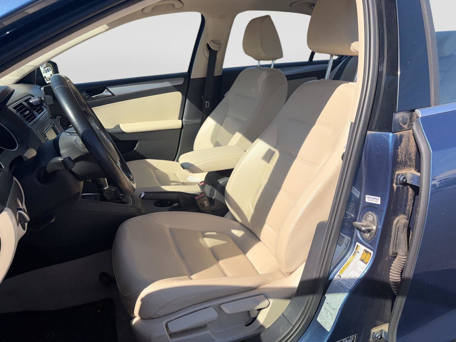 Used 2015 Volkswagen Jetta SE FWD image 5