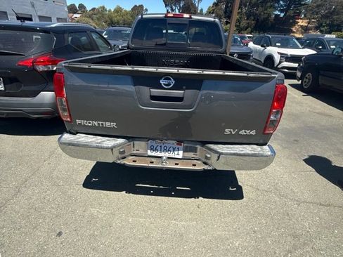 Used 2016 Nissan Frontier SV AWD/4WD image 9