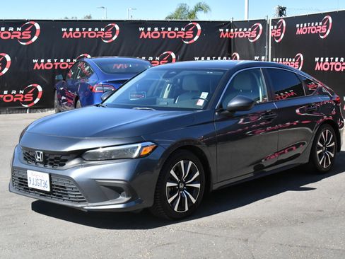 Used 2024 Honda Civic EX-L image 3
