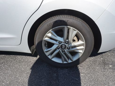 Used 2019 Hyundai Elantra SEL FWD image 27