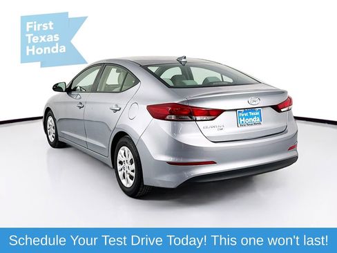 Used 2017 Hyundai Elantra SE image 5