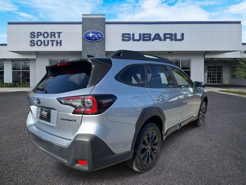 Certified 2023 Subaru Outback Onyx Edition image 3