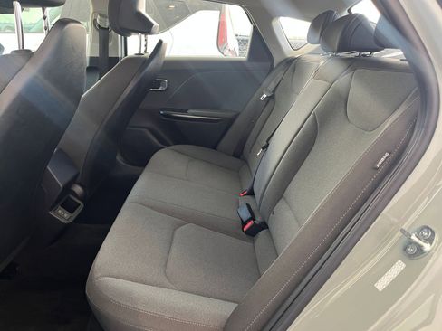 Used 2025 Kia K4 LXS image 24