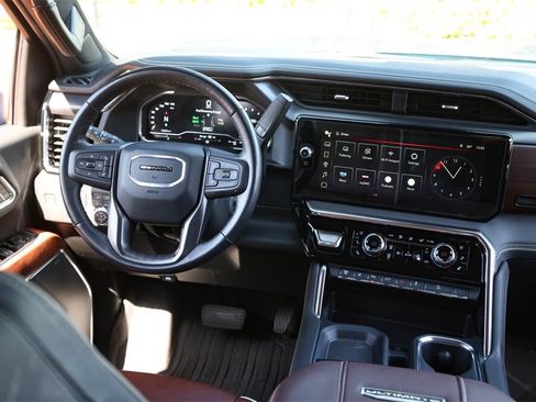 Used 2024 GMC Sierra 2500 Denali Ultimate image 47