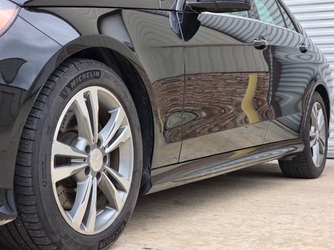Used 2016 Mercedes-Benz E 350 4MATIC Sedan image 39