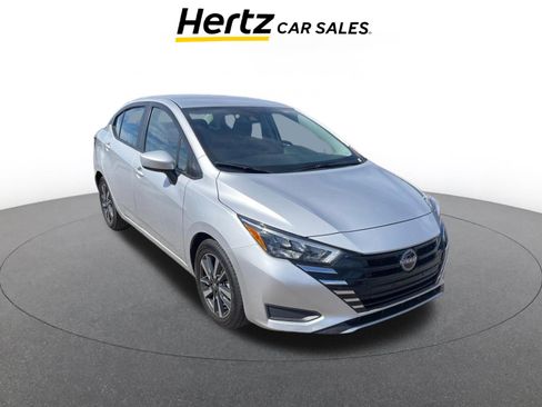 Used 2025 Nissan Versa SV image 1