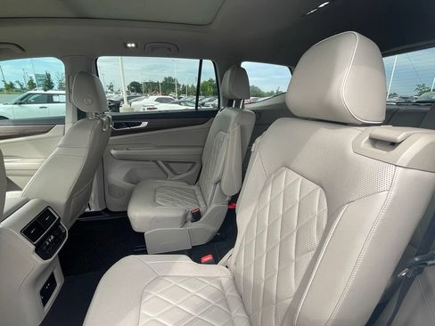Used 2024 Volkswagen Atlas SEL Premium R-Line AWD/4WD image 25