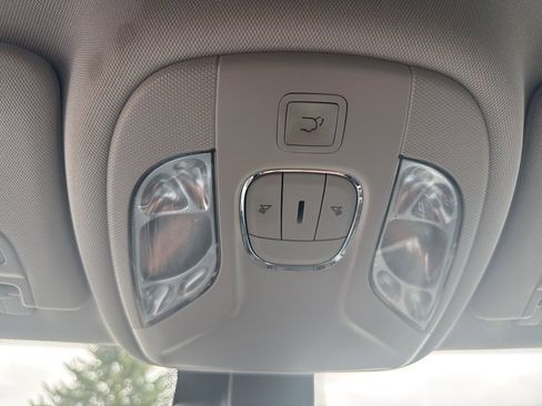 Used 2022 Jeep Compass Latitude w/ Convenience Group image 19