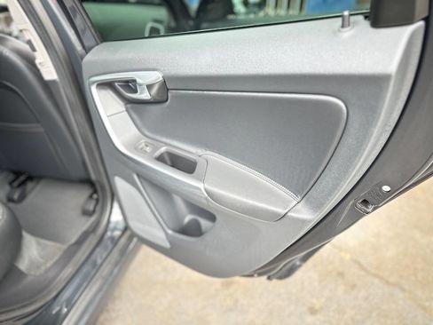 Used 2015 Volvo XC60 T6 FWD image 18
