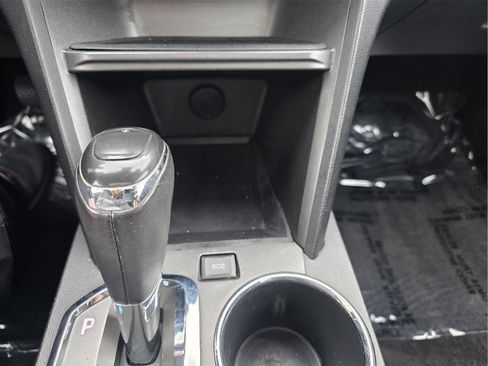 Used 2016 Chevrolet Equinox LT w/ Convenience Package image 57