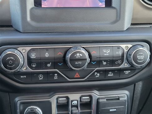 Used 2020 Jeep Gladiator Sport w/ Quick Order Package 24S image 16