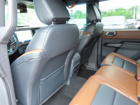 Used 2024 Ford Bronco Outer Banks image 24