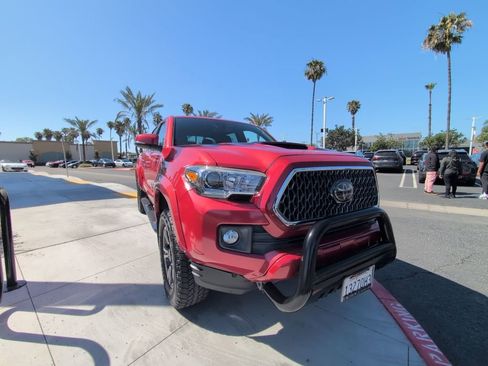 Used 2019 Toyota Tacoma TRD Sport w/ Technology Package RWD image 38