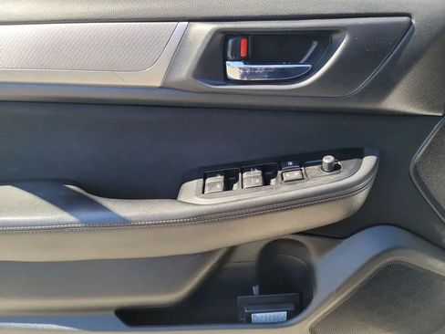 Used 2019 Subaru Outback 2.5i Premium AWD/4WD image 11