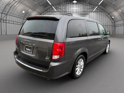 Used 2019 Dodge Grand Caravan SXT FWD image 4