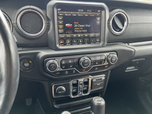 Used 2021 Jeep Wrangler Unlimited Sahara image 17