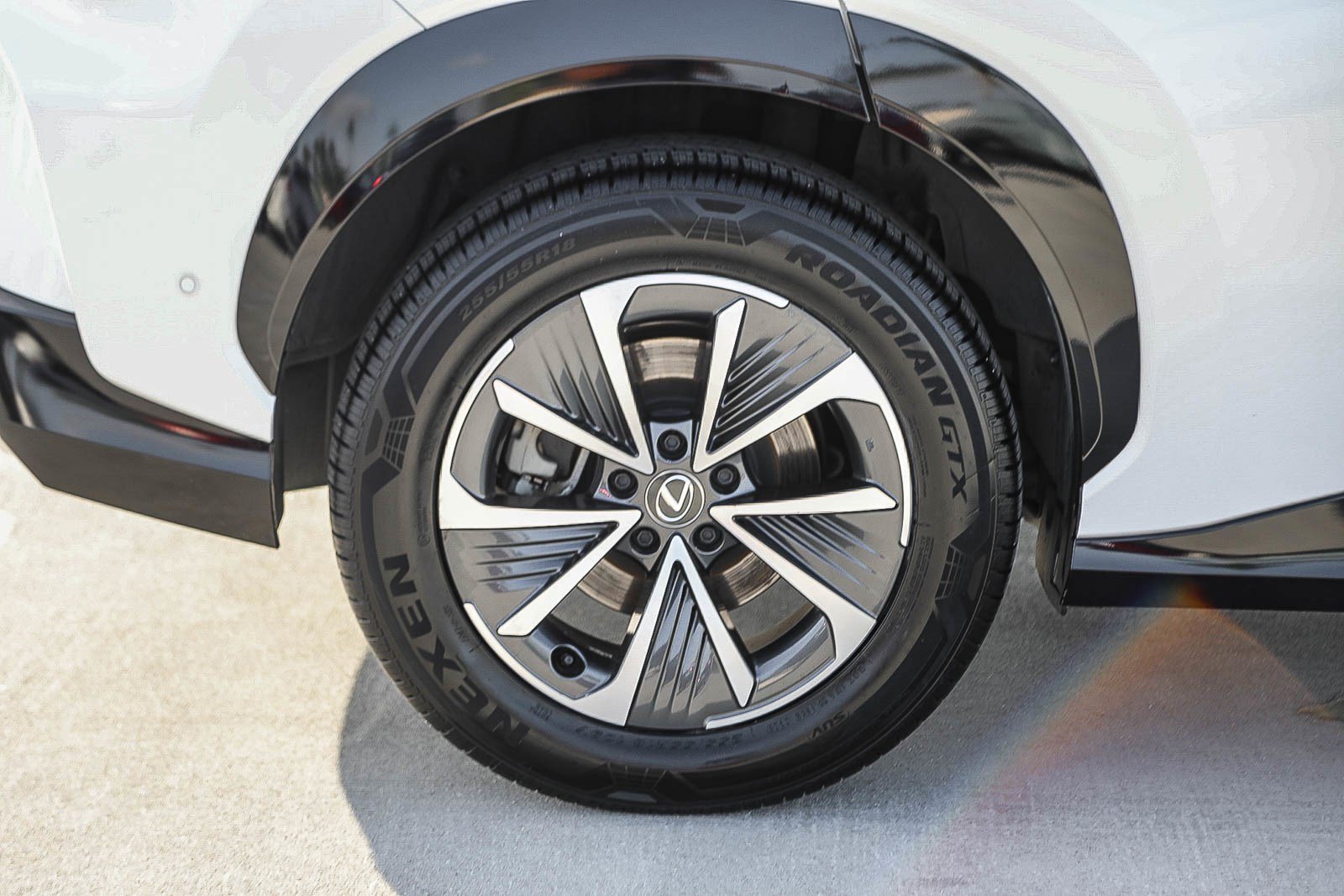 Used 2023 Lexus RZ 450e Premium w/ Technology Package AWD/4WD image 11
