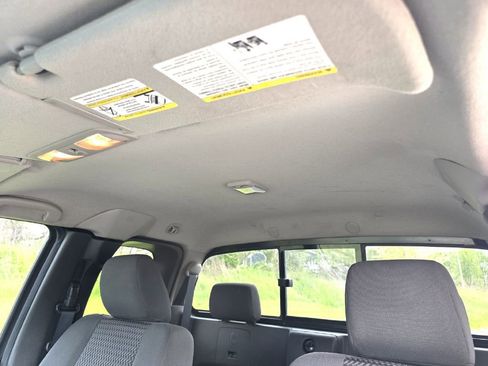 Used 2010 Nissan Frontier SE w/ SE Value Truck Pkg AWD/4WD image 20