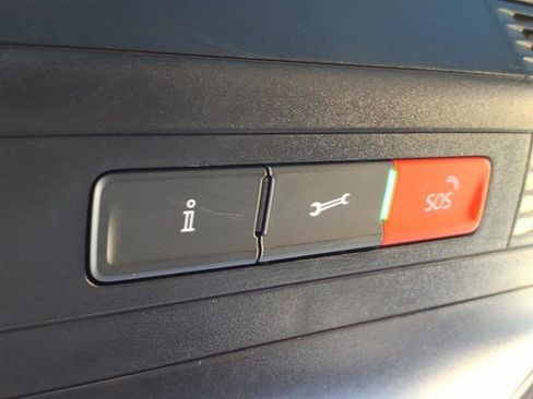 Certified 2023 Volkswagen Tiguan SE R-Line image 23