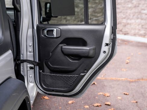 Used 2024 Jeep Wrangler Sport S image 16