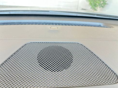 Used 2024 Nissan Altima 2.5 SV image 18