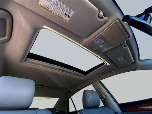 Used 2006 Toyota Avalon XLS FWD image 10