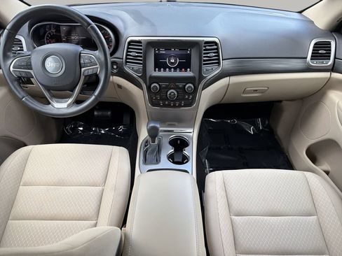 Used 2019 Jeep Grand Cherokee Laredo RWD image 12