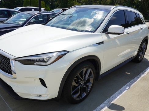 Used 2019 INFINITI QX50 Essential w/ Sensory Package FWD image 5