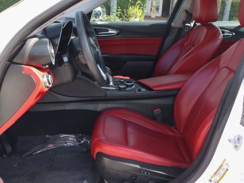 Used 2019 Alfa Romeo Giulia RWD image 20