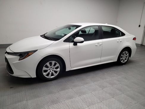 Used 2024 Toyota Corolla LE image 2