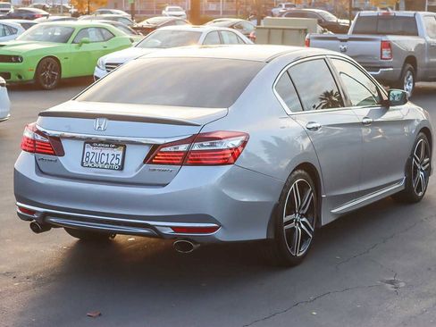 Used 2017 Honda Accord Sport image 4