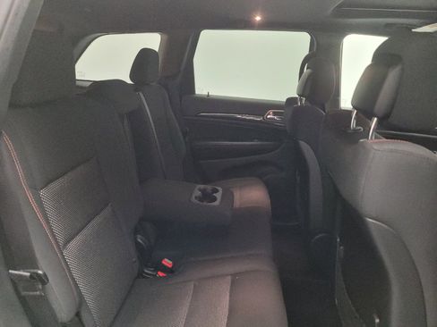 Used 2017 Jeep Grand Cherokee Laredo AWD/4WD image 19