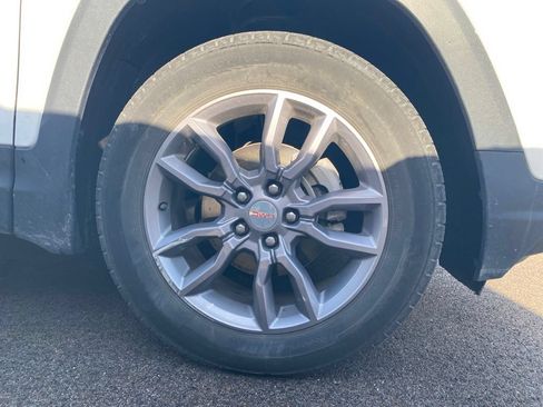 Used 2023 GMC Terrain SLT AWD/4WD image 4