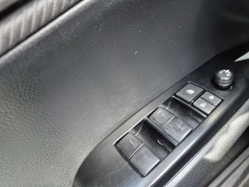 Used 2025 Toyota Camry SE image 13