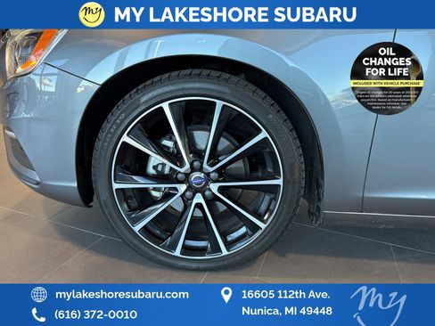 Used 2018 Volvo V60 T5 Dynamic w/ Vision Package image 9