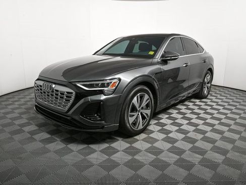 Used 2024 Audi Q8 e-tron Premium image 32