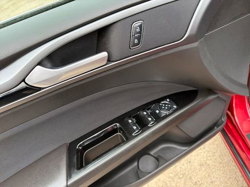 Used 2014 Ford Fusion SE w/ Equipment Group 201A FWD image 12