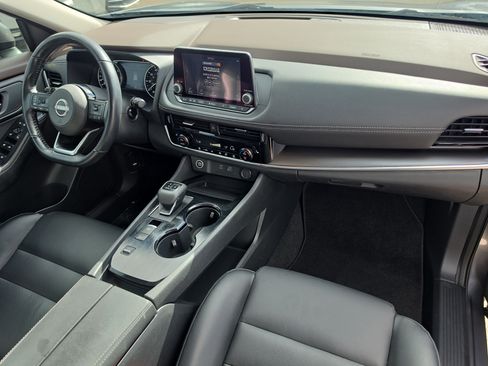 Used 2022 Nissan Rogue SV w/ SV Premium Package FWD image 12