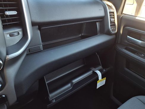 Used 2024 RAM 2500 Big Horn w/ Bed Utility Group image 18