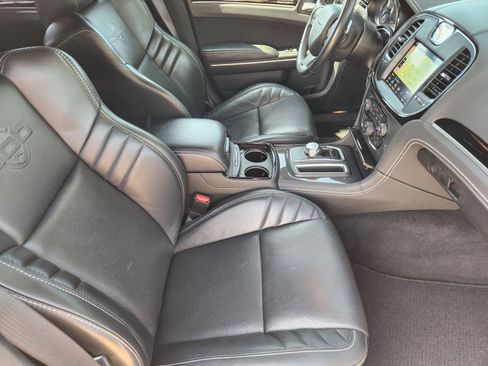 Used 2023 Chrysler 300 C RWD image 12
