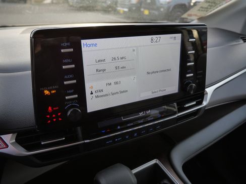 Certified 2024 Toyota Sienna LE image 25